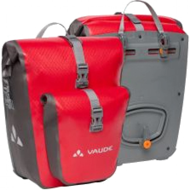 Vaude Aqua Back Plus, vattentät cykelväska, röd - SEK 1.884 - Spara 30%
